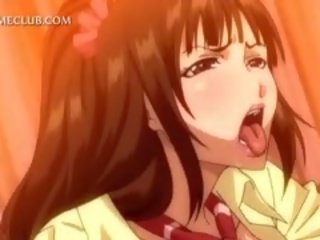 Tatlong-dimensiyonal anime lassie makakakuha ng puke fucked bista mula sa ilalim ng palda sa kama