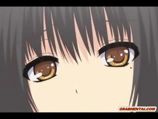 Japānieši anime mīļākais izpaužas saspiežot viņai bumbulīši un pirksts